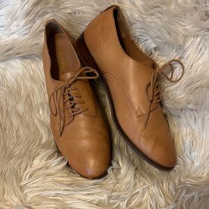 Vionic Wesley Brown Leather ladies lace up oxfords